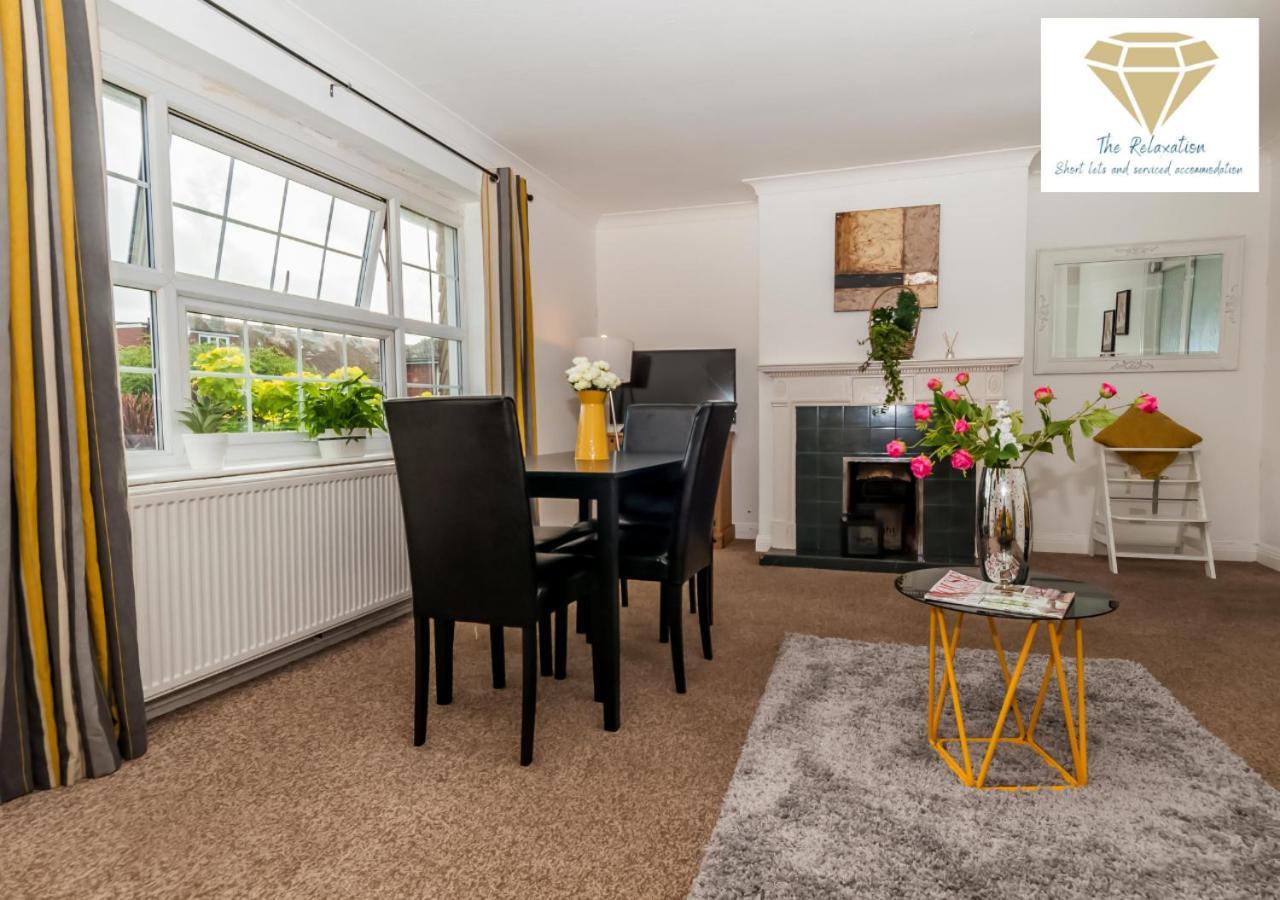 2 Bed Apartment-5 Guests - Business-Relocation-Parking - The Brighton Short Stay & Serviced Apartments エクステリア 写真