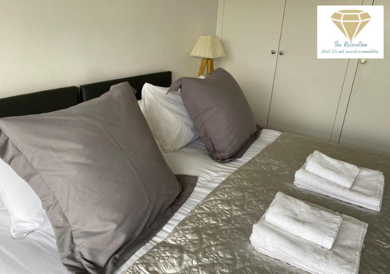 2 Bed Apartment-5 Guests - Business-Relocation-Parking - The Brighton Short Stay & Serviced Apartments エクステリア 写真