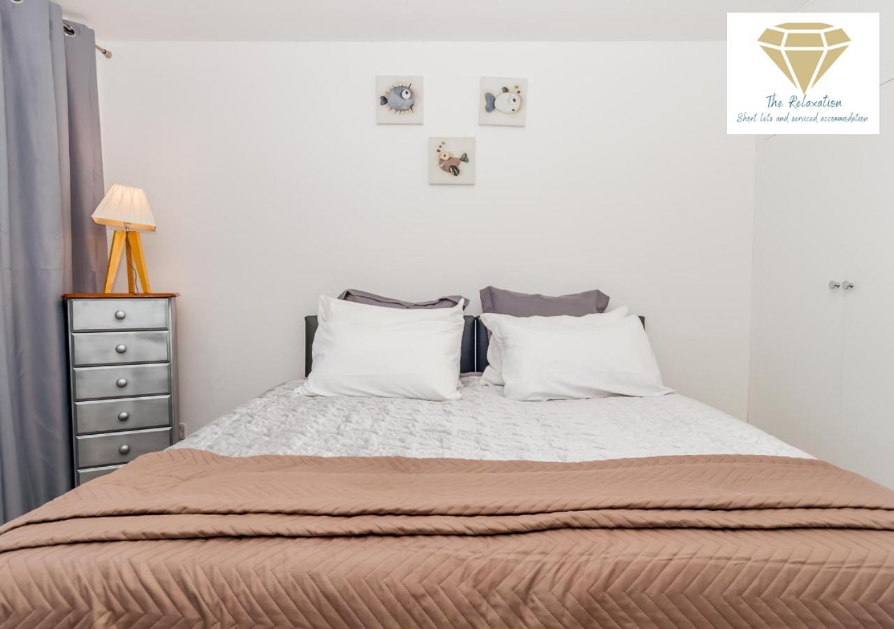 2 Bed Apartment-5 Guests - Business-Relocation-Parking - The Brighton Short Stay & Serviced Apartments エクステリア 写真