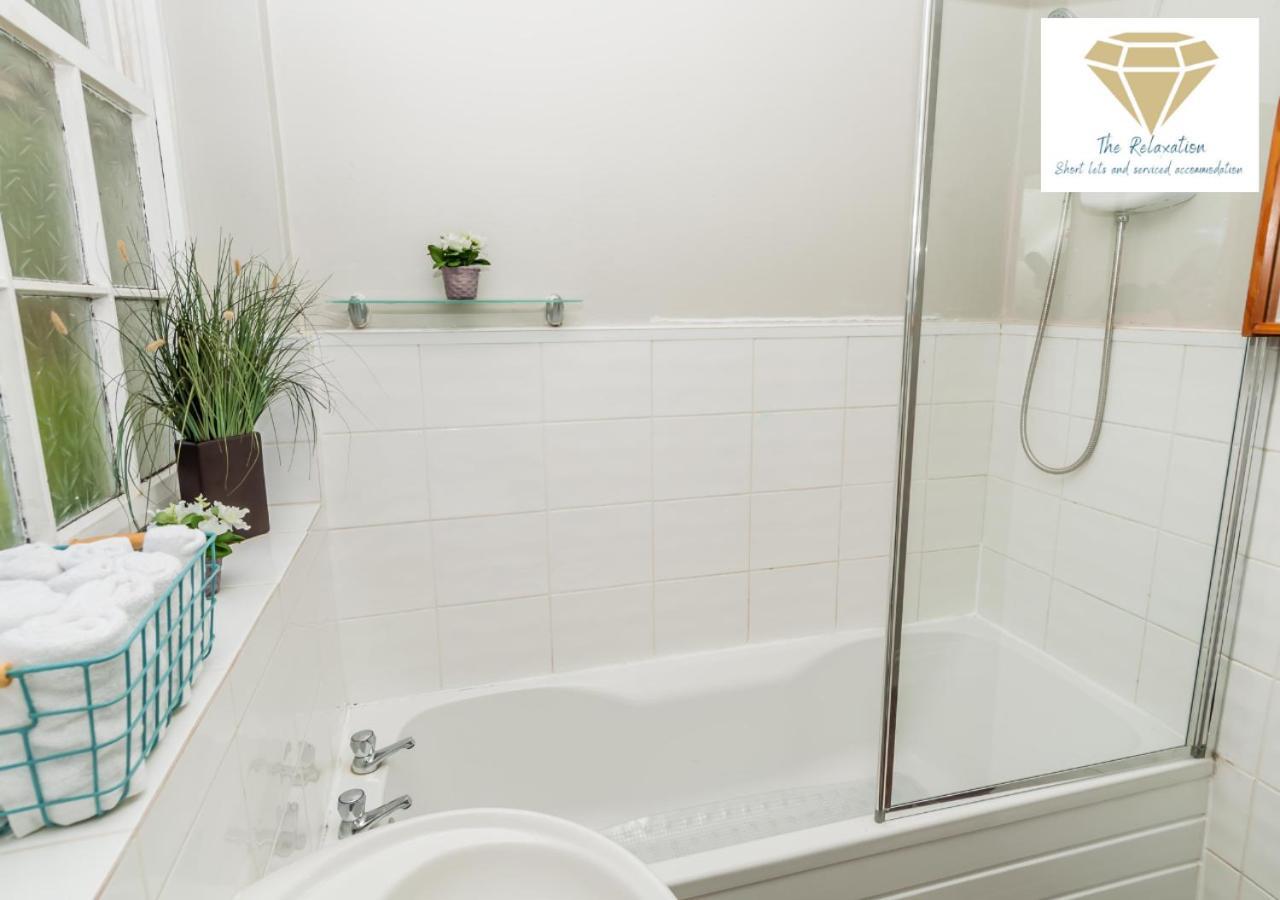 2 Bed Apartment-5 Guests - Business-Relocation-Parking - The Brighton Short Stay & Serviced Apartments エクステリア 写真