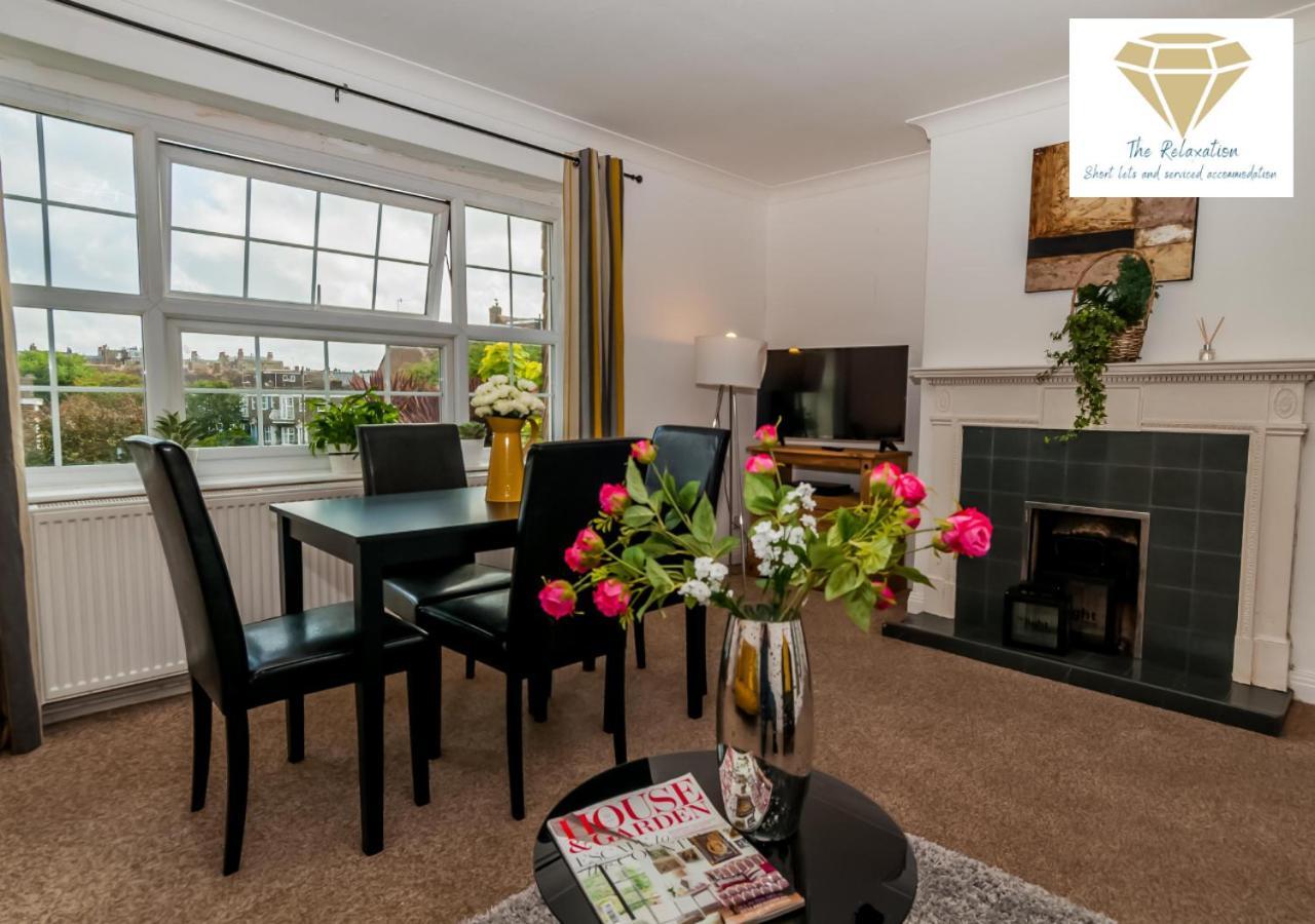 2 Bed Apartment-5 Guests - Business-Relocation-Parking - The Brighton Short Stay & Serviced Apartments エクステリア 写真
