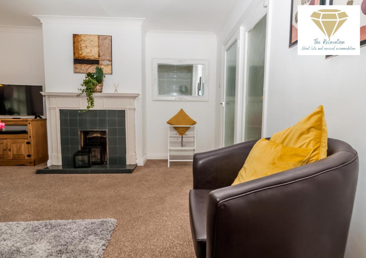 2 Bed Apartment-5 Guests - Business-Relocation-Parking - The Brighton Short Stay & Serviced Apartments エクステリア 写真