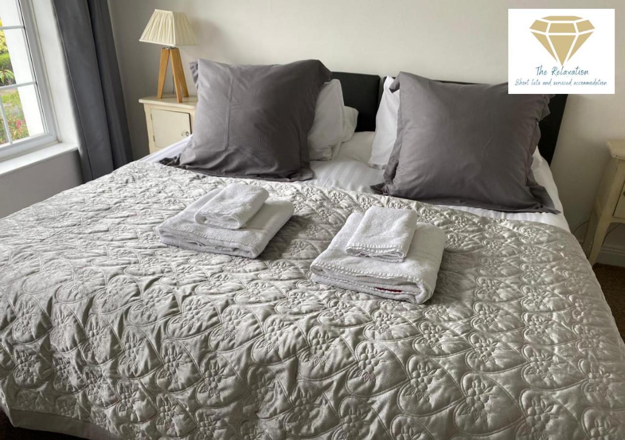 2 Bed Apartment-5 Guests - Business-Relocation-Parking - The Brighton Short Stay & Serviced Apartments エクステリア 写真