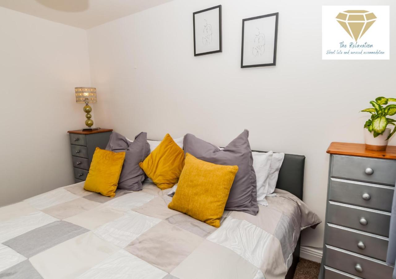 2 Bed Apartment-5 Guests - Business-Relocation-Parking - The Brighton Short Stay & Serviced Apartments エクステリア 写真