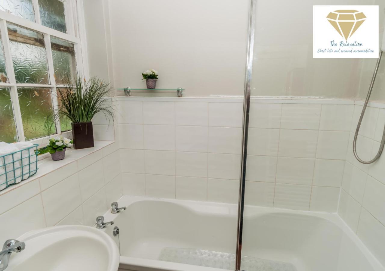 2 Bed Apartment-5 Guests - Business-Relocation-Parking - The Brighton Short Stay & Serviced Apartments エクステリア 写真