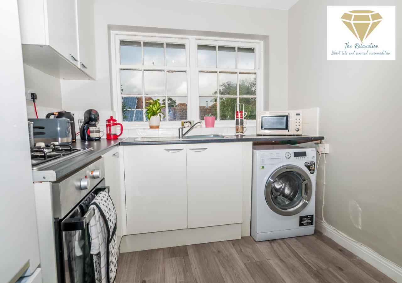 2 Bed Apartment-5 Guests - Business-Relocation-Parking - The Brighton Short Stay & Serviced Apartments エクステリア 写真