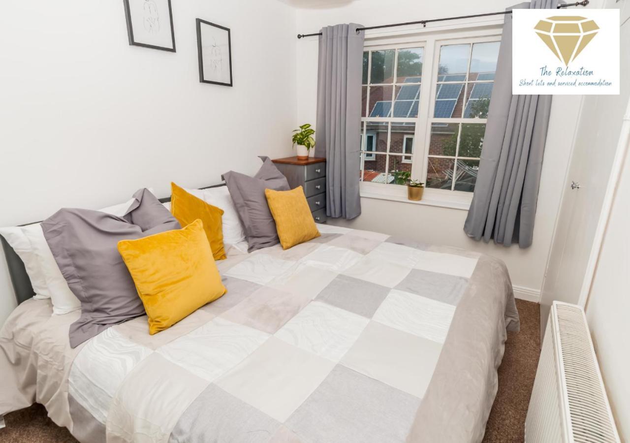 2 Bed Apartment-5 Guests - Business-Relocation-Parking - The Brighton Short Stay & Serviced Apartments エクステリア 写真