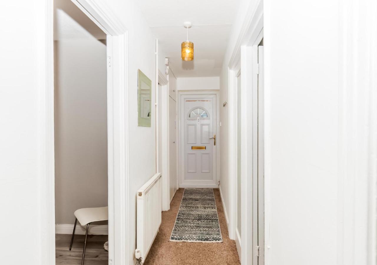 2 Bed Apartment-5 Guests - Business-Relocation-Parking - The Brighton Short Stay & Serviced Apartments エクステリア 写真