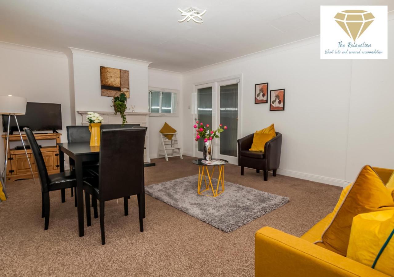 2 Bed Apartment-5 Guests - Business-Relocation-Parking - The Brighton Short Stay & Serviced Apartments エクステリア 写真