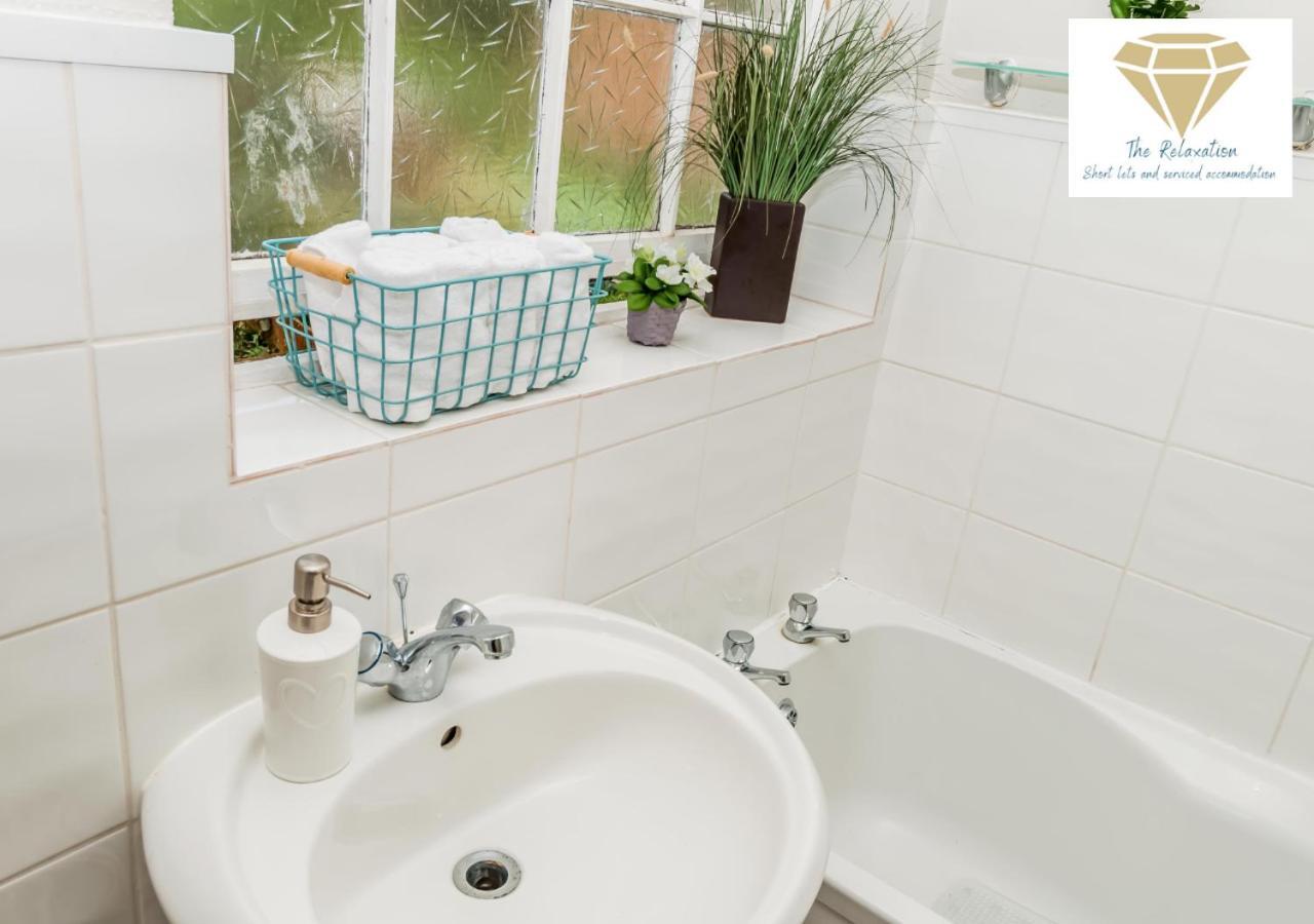 2 Bed Apartment-5 Guests - Business-Relocation-Parking - The Brighton Short Stay & Serviced Apartments エクステリア 写真