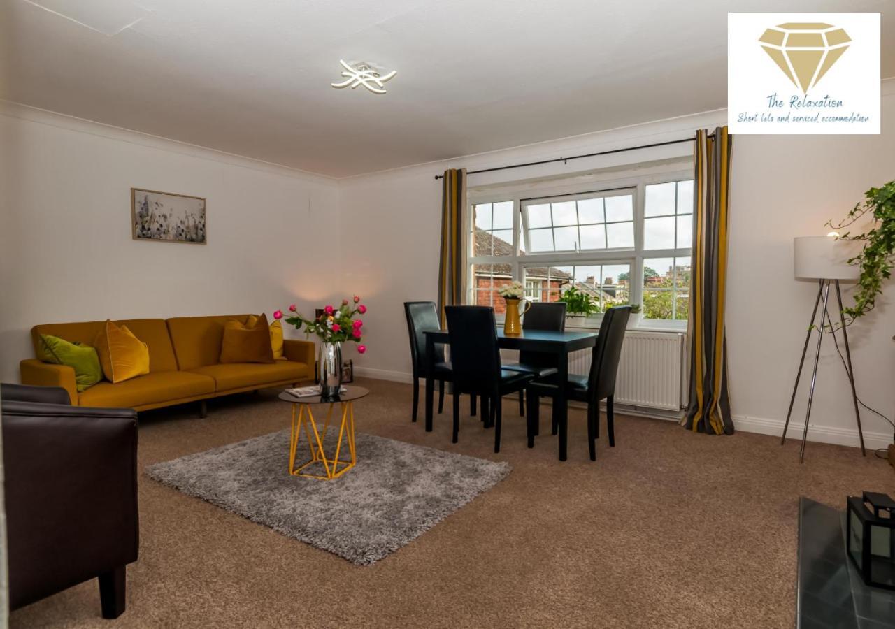 2 Bed Apartment-5 Guests - Business-Relocation-Parking - The Brighton Short Stay & Serviced Apartments エクステリア 写真